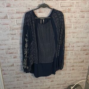 Chic Women's Navy Blouse with Floral Details